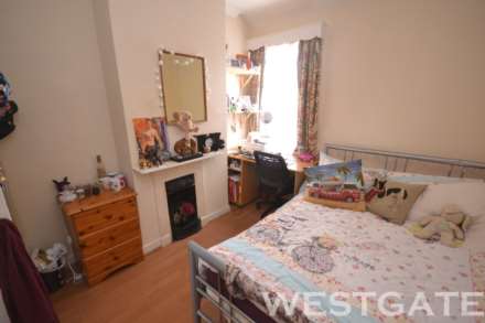 Pitcroft Avenue, Reading, Image 5
