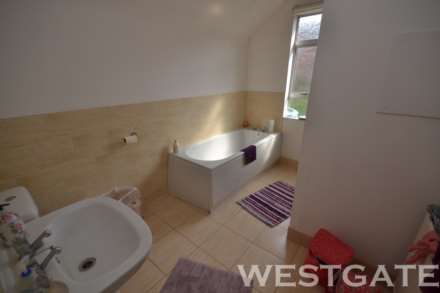 Pitcroft Avenue, Reading, Image 7