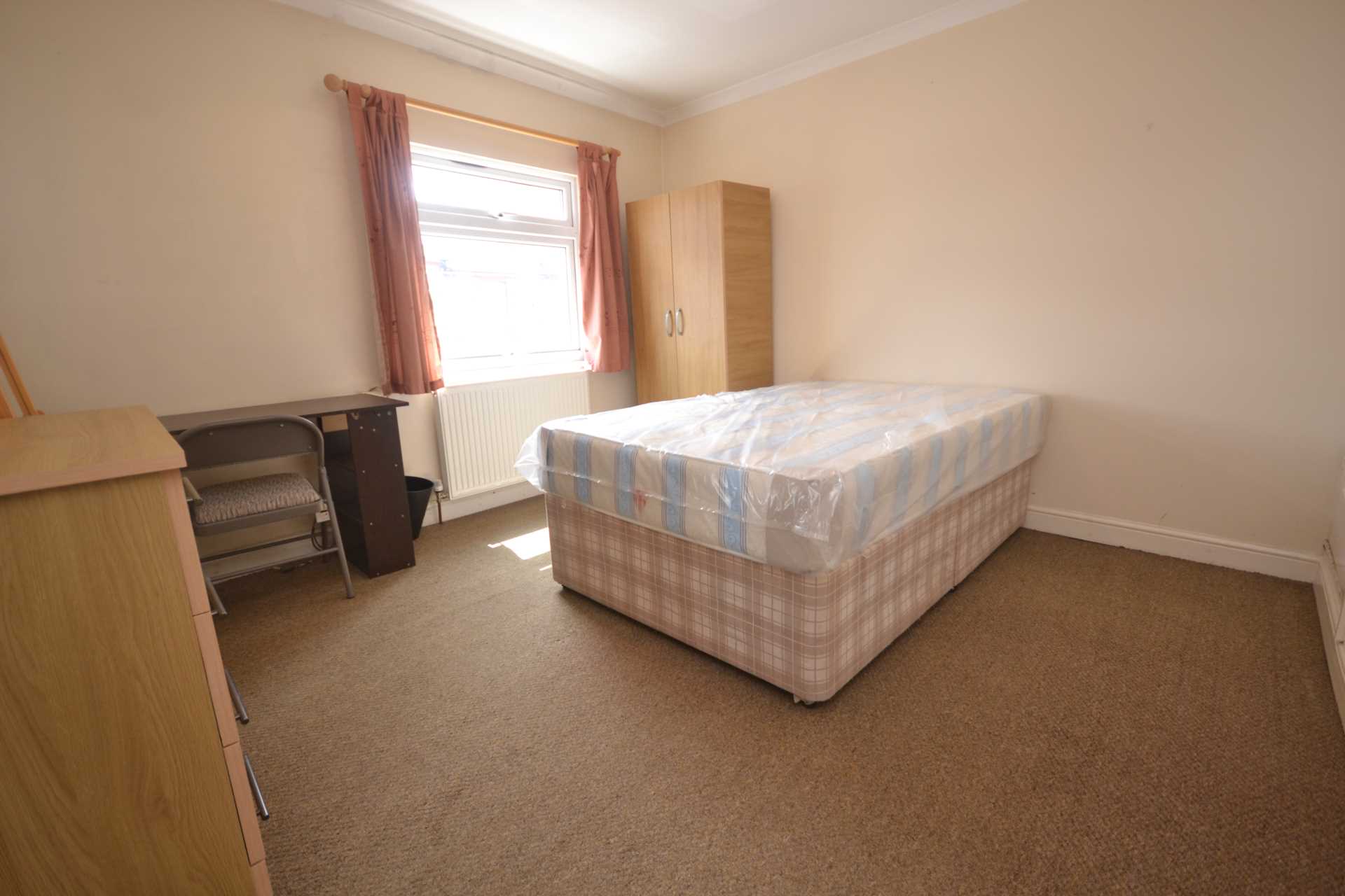 Clarendon Road, Reading, Image 4