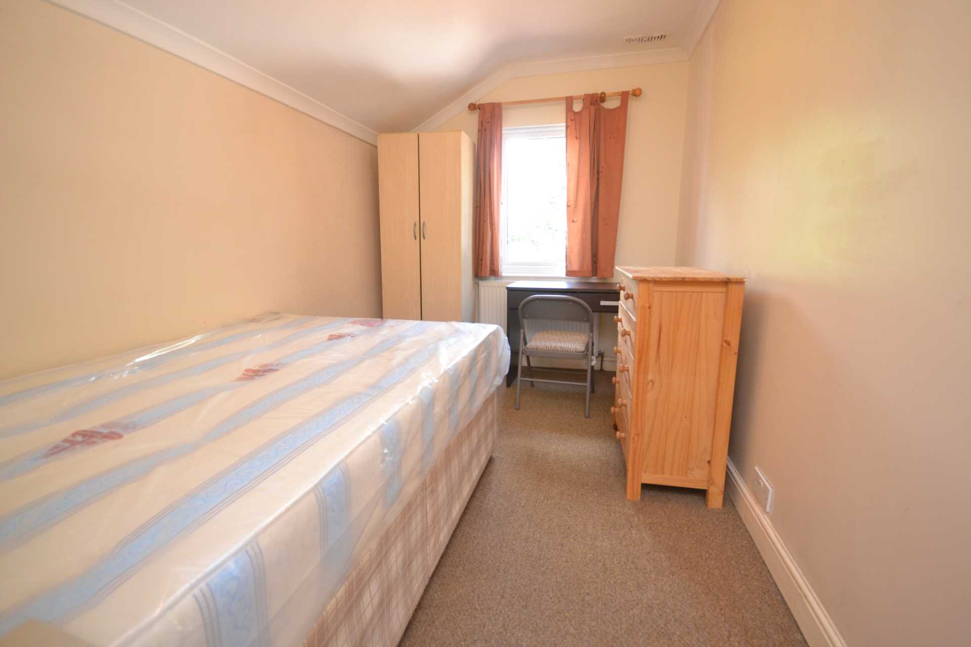 Clarendon Road, Reading, Image 6