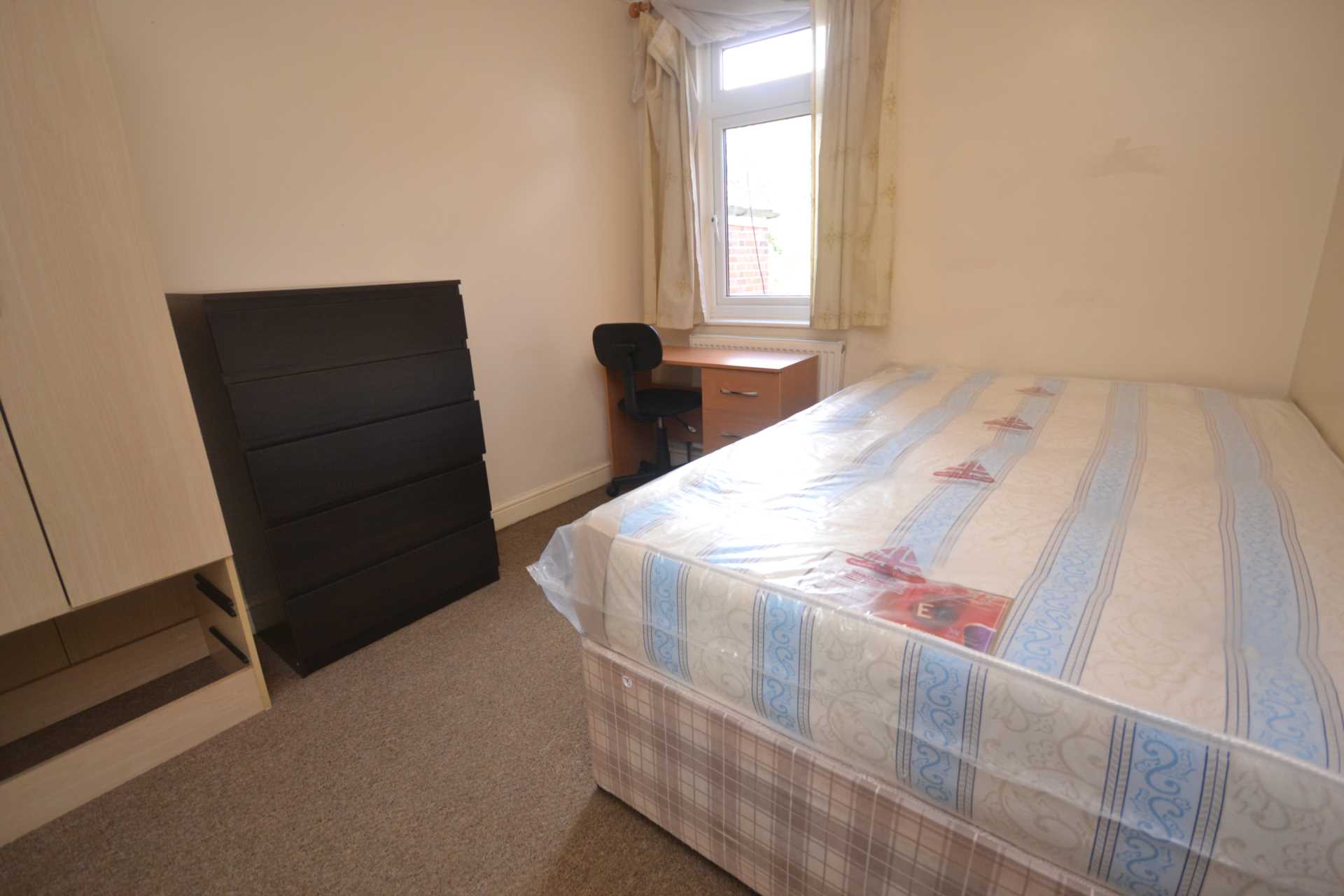 Clarendon Road, Reading, Image 7