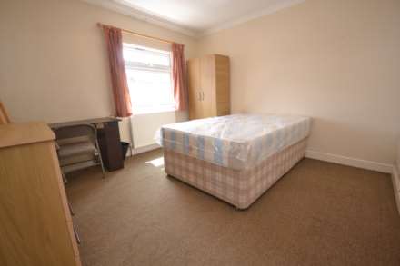 Clarendon Road, Reading, Image 4