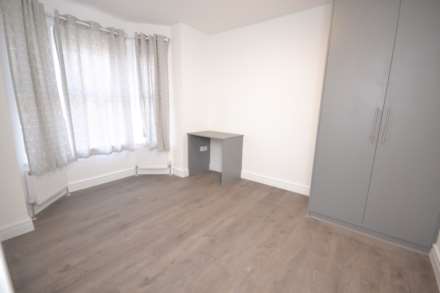 Pitcroft Avenue, Reading, Image 1
