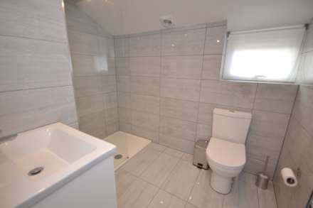 Pitcroft Avenue, Reading, Image 6