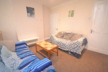 Cardigan Road, University Area, Image 3