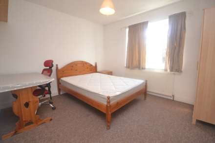 Cardigan Road, University Area, Image 5