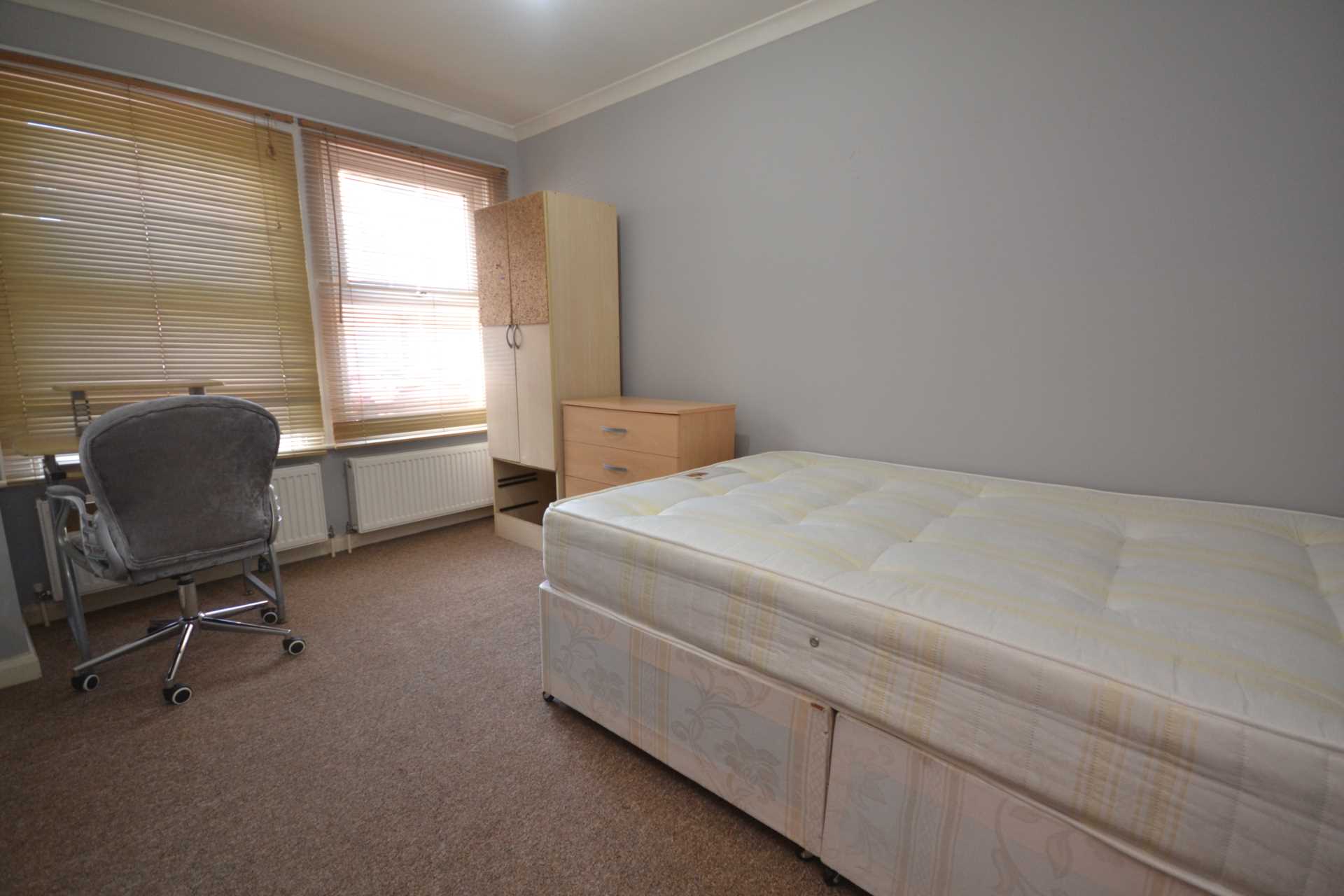 Pitcroft Avenue, University Area, Image 8