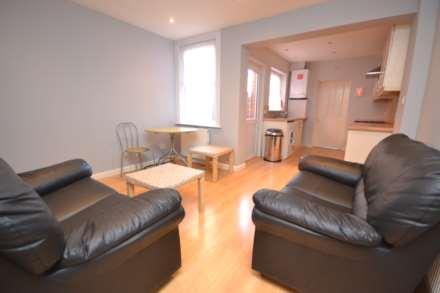 4 Bedroom Terrace, Pitcroft Avenue, University Area
