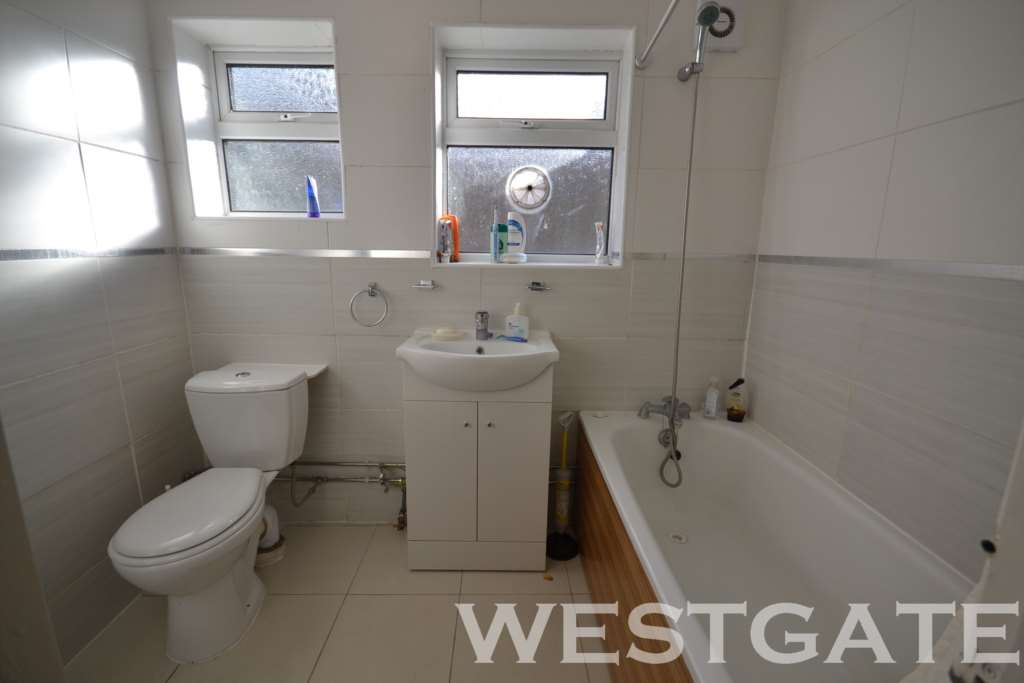 Pitcroft Avenue, University Area, Image 9