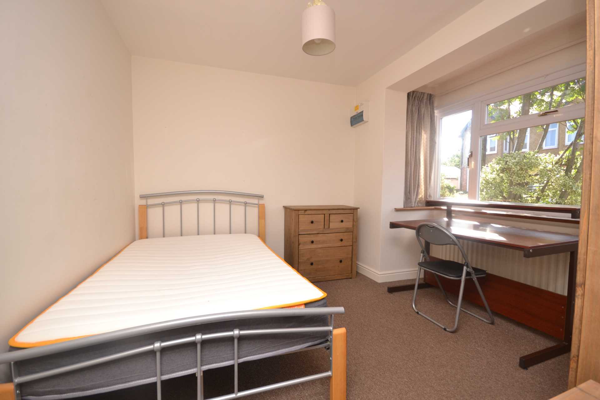 Melrose Avenue, University Area, Image 11