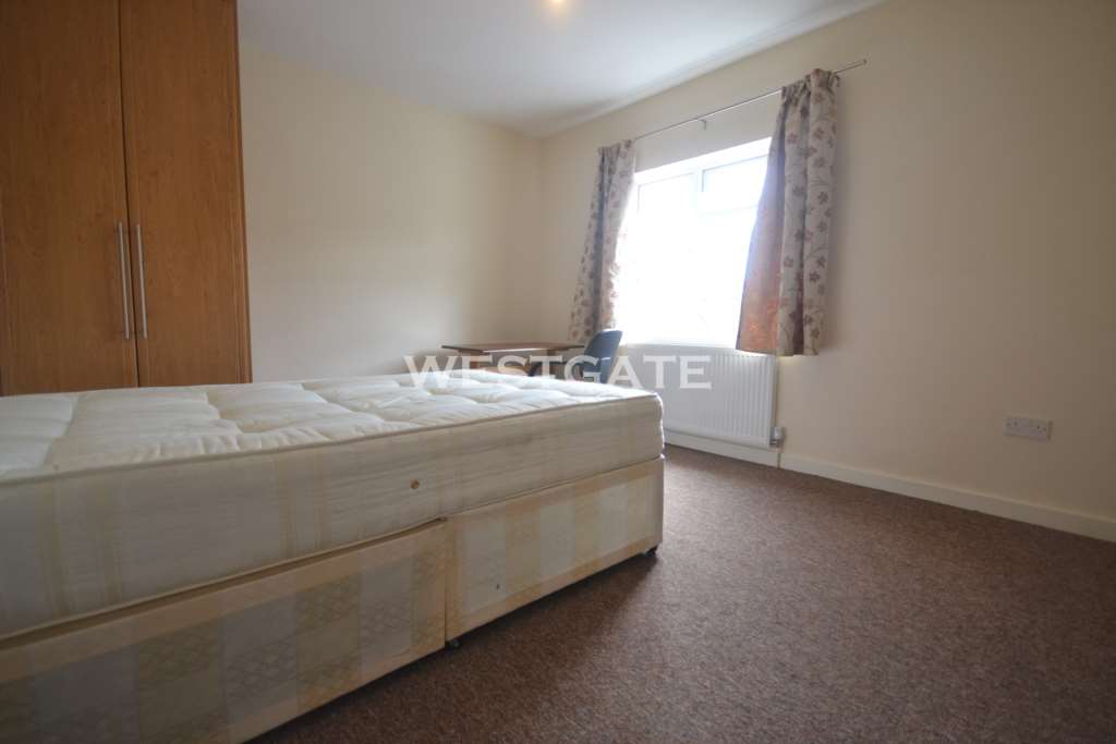 Donnington Gardens, Reading, Image 9