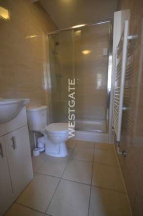 Donnington Gardens, Reading, Image 11