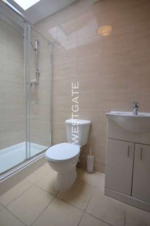 Donnington Gardens, Reading, Image 12