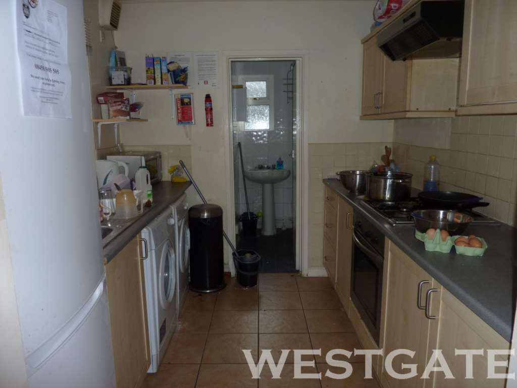 Pitcroft Avenue, University Area, Image 1