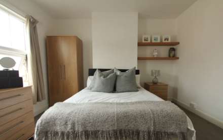Grange Avenue, Uni Area, Image 4