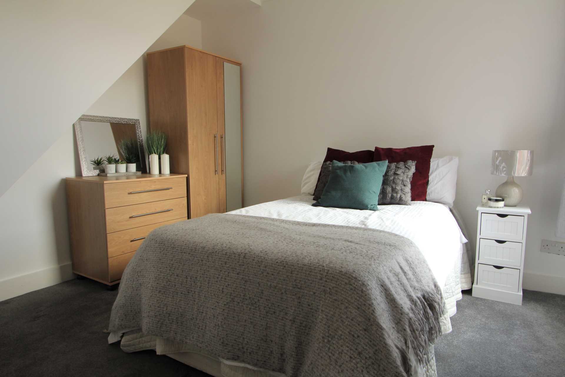 Grange Avenue, Uni Area, Image 9