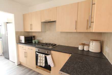 Grange Avenue, Uni Area, Image 2