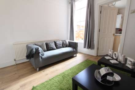 Grange Avenue, Uni Area, Image 5