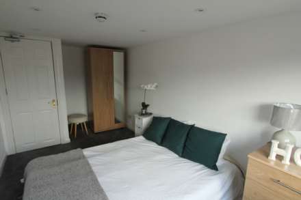 Grange Avenue, Uni Area, Image 8