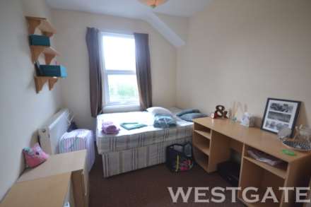 Norris Road, Uni Area, Image 8