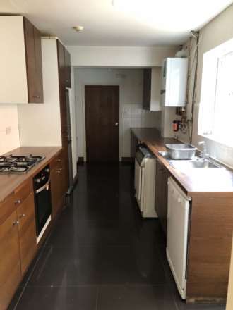 6 Bedroom Terrace, Bishops Road, Reading