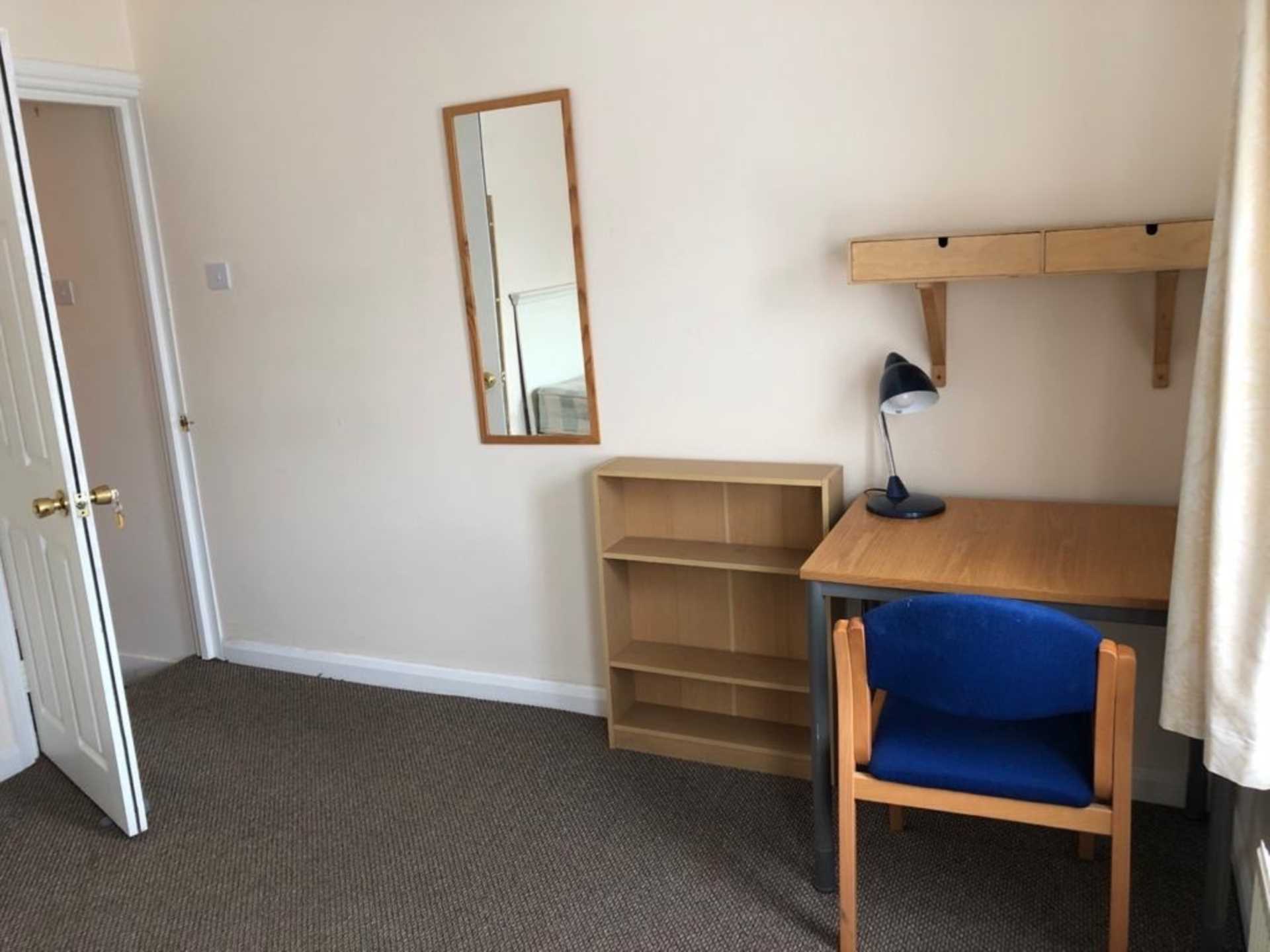 Pitcroft Avenue, Reading, Image 2