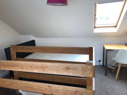 Pitcroft Avenue, Reading, Image 6