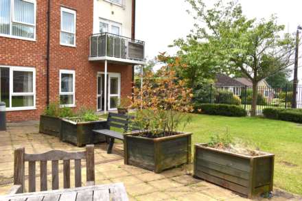 Hough Fold Way, Harwood