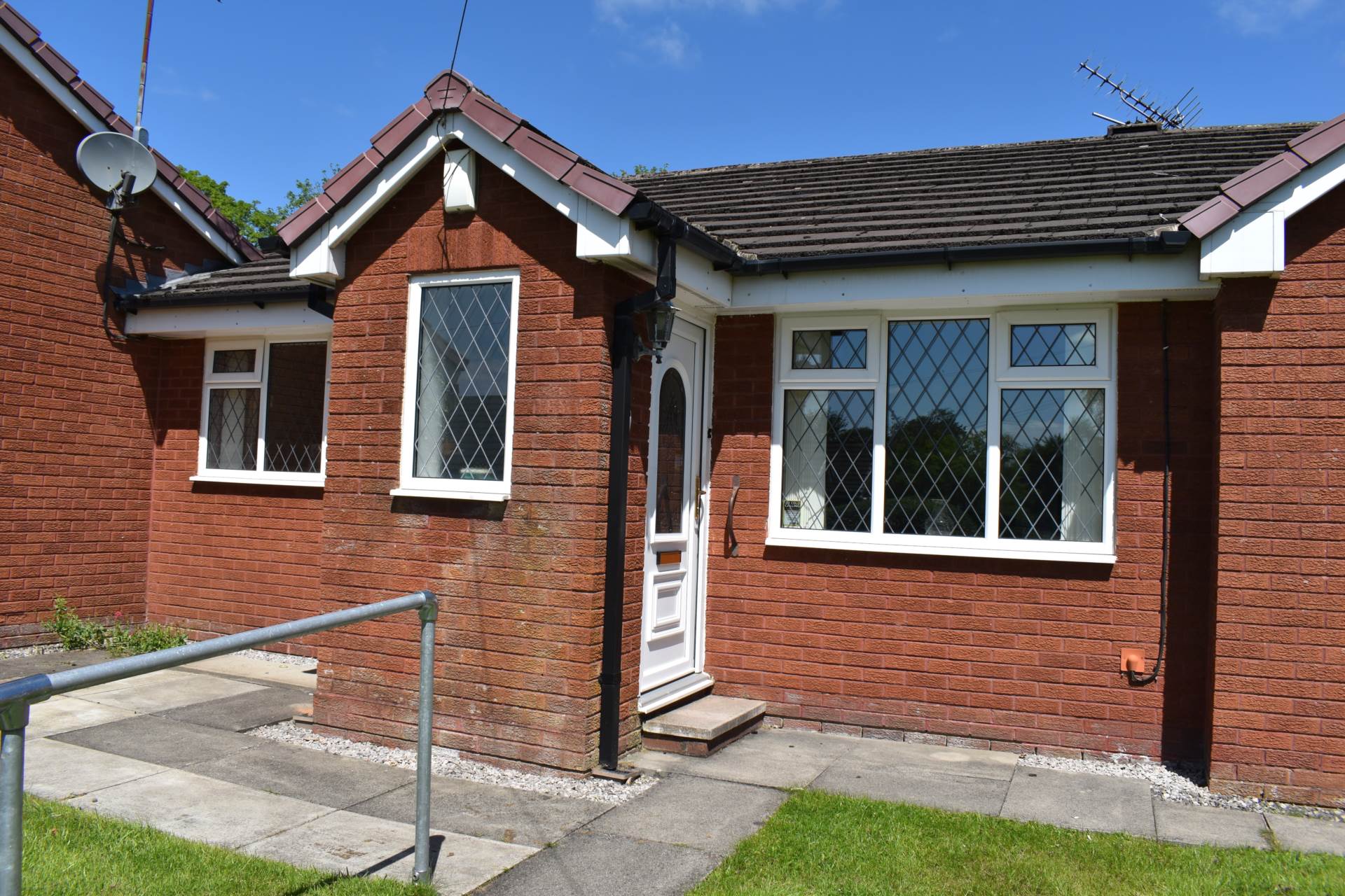 Shalfleet Close, Harwood, Image 3