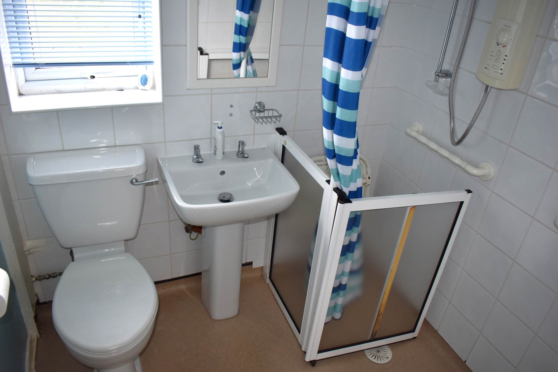 Shalfleet Close, Harwood, Image 11