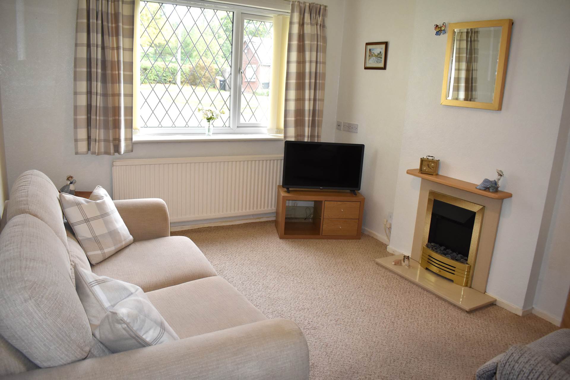 Westcott Close, Harwood, Image 2