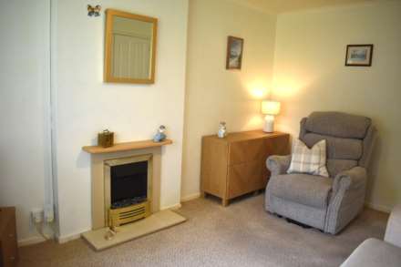 Westcott Close, Harwood, Image 3