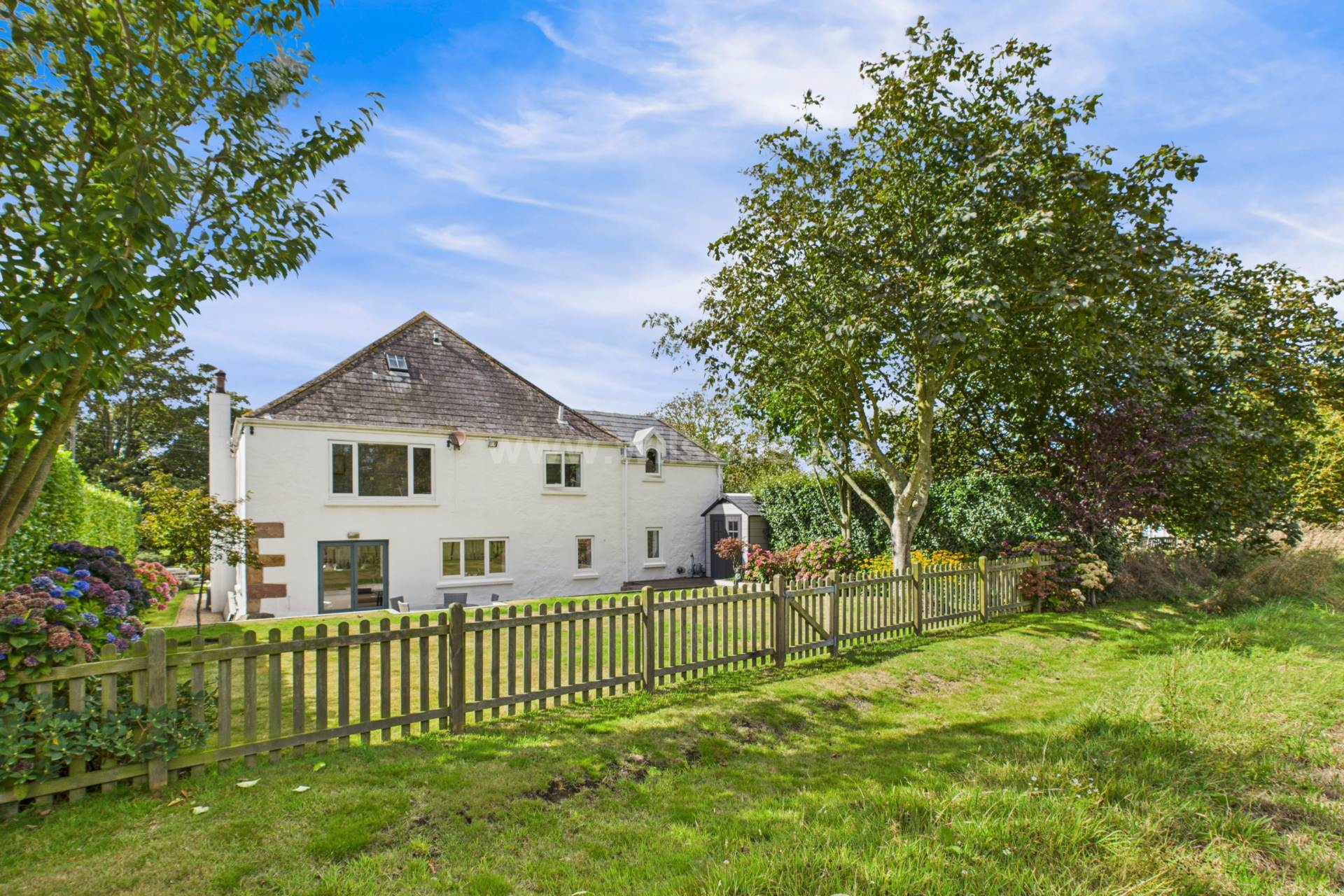 St Saviour / Trinity Border, Image 31