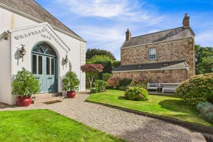 St Saviour / Trinity Border, Image 26