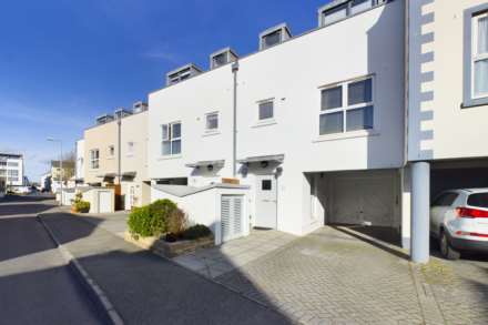 3 Bedroom Terrace, St Clement