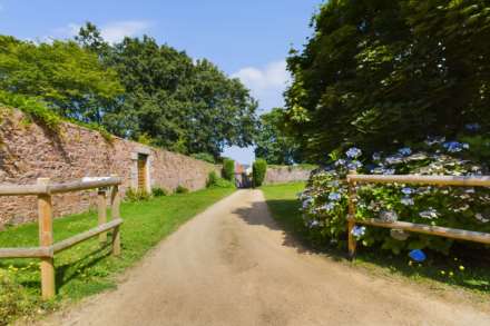 St Martin, Image 17