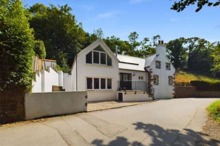 4 Bedroom Detached, Trinity
