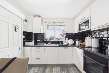 Hautmont Close, St Helier, Image 2