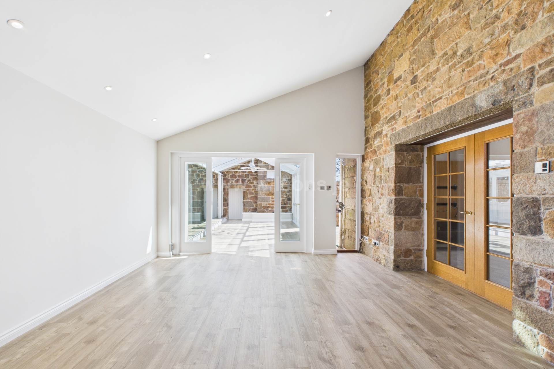 Oak Mews, La Route De Beaumont, St Peter, Image 9