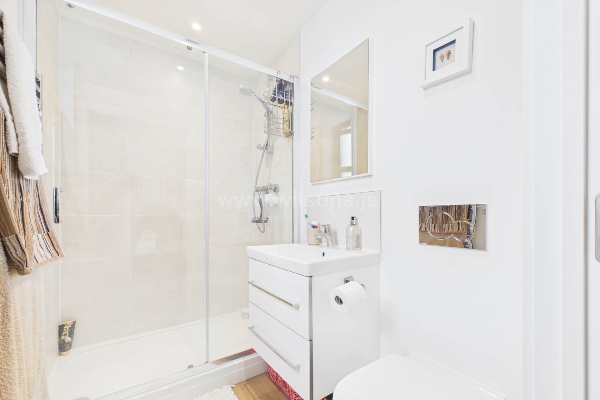 Apartment   Bella Rocca, Roussel Street Jersey C, Image 12