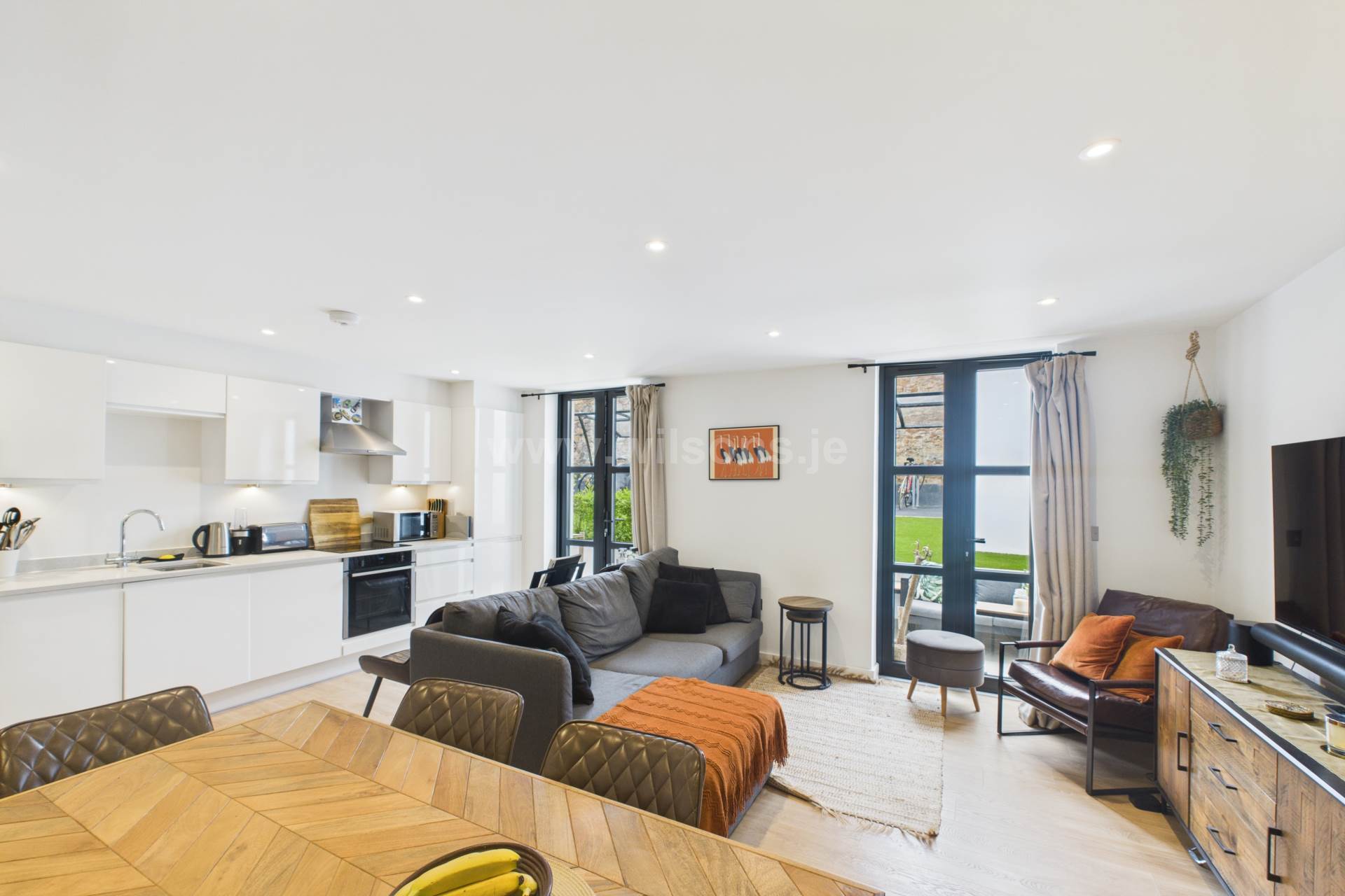 Apartment   Bella Rocca, Roussel Street Jersey C, Image 7