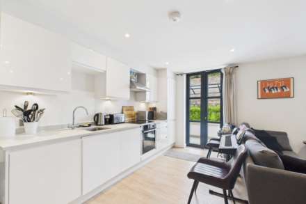 Apartment   Bella Rocca, Roussel Street Jersey C, Image 4