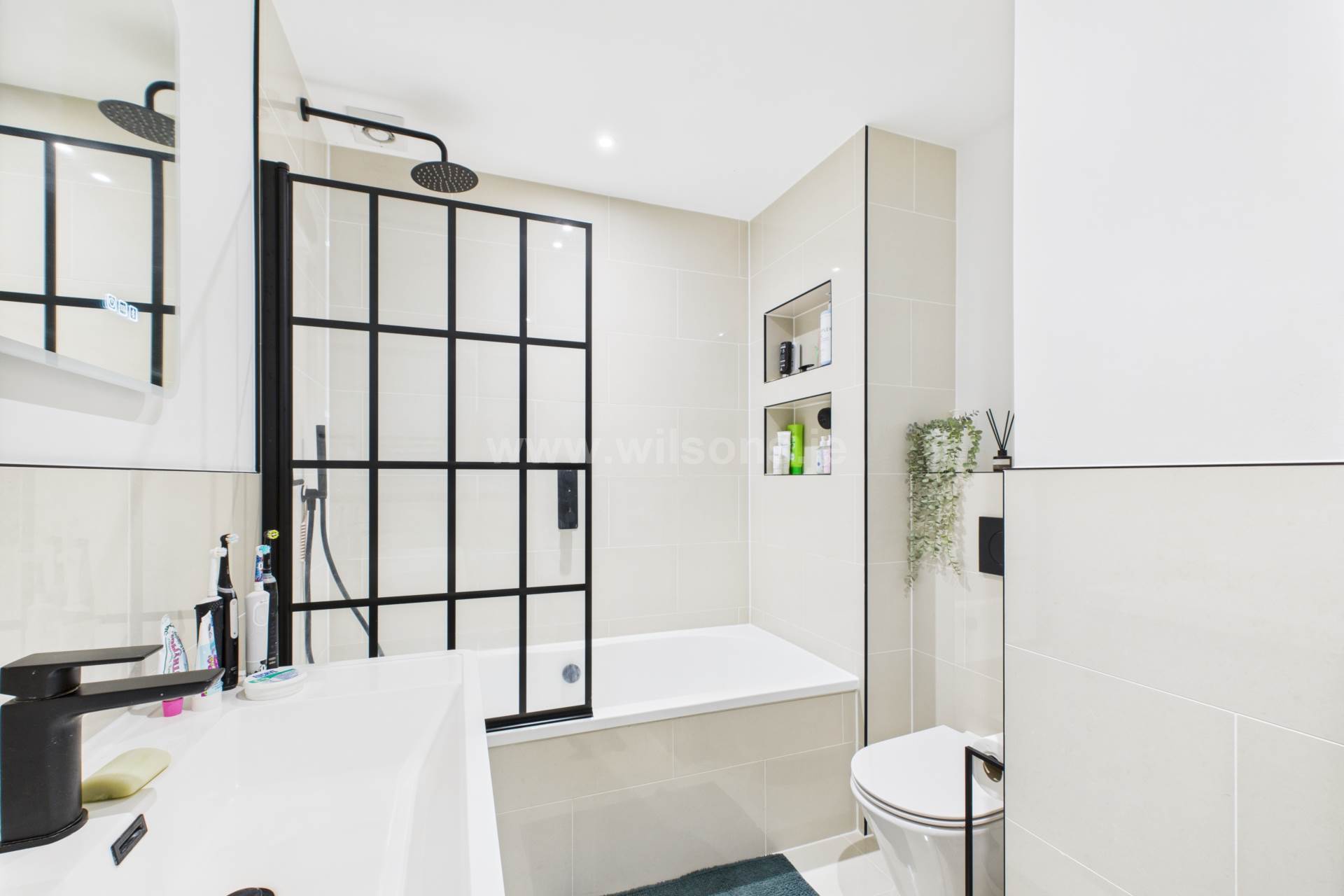 Balcon Terrace, St Saviour, Image 9
