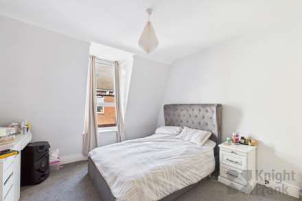 Flat 2, 52 Don Street, Image 5
