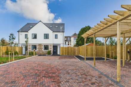 2 Les Cachettes, St Saviour