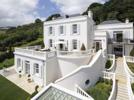 5 Bedroom Detached, St Martin
