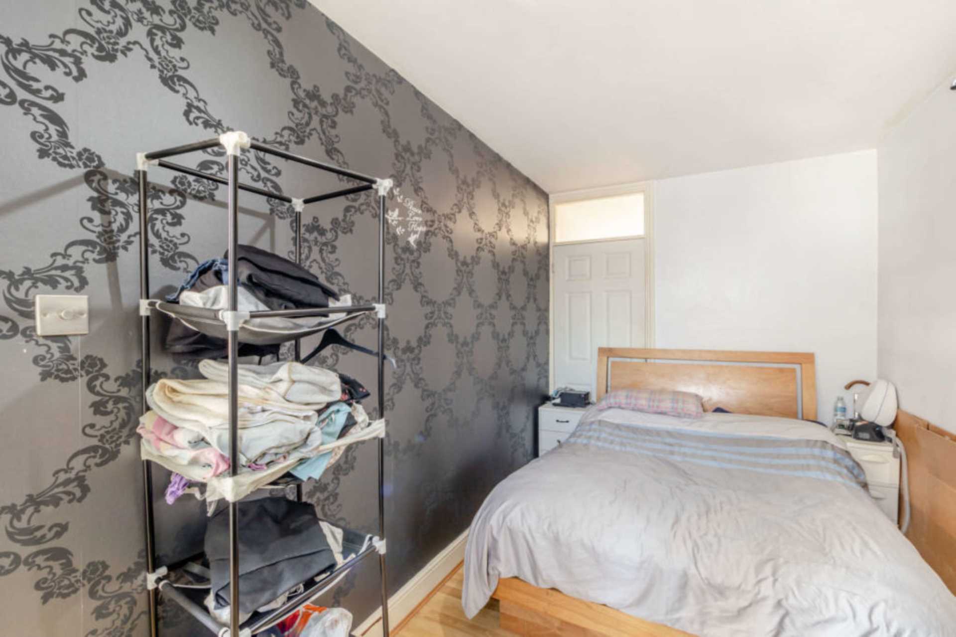 Shirley Grove, Edmonton, N9, Image 10