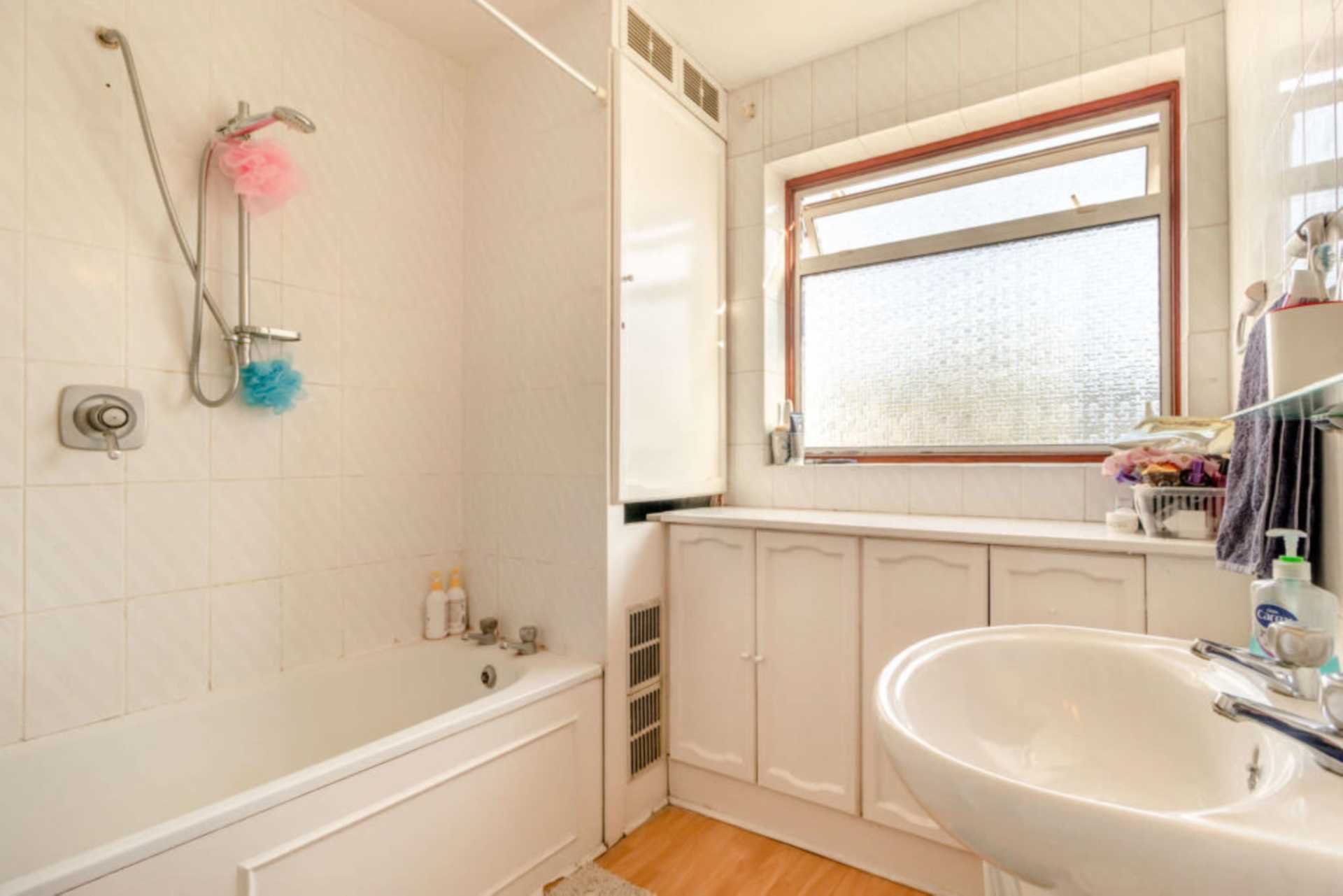 Shirley Grove, Edmonton, N9, Image 13