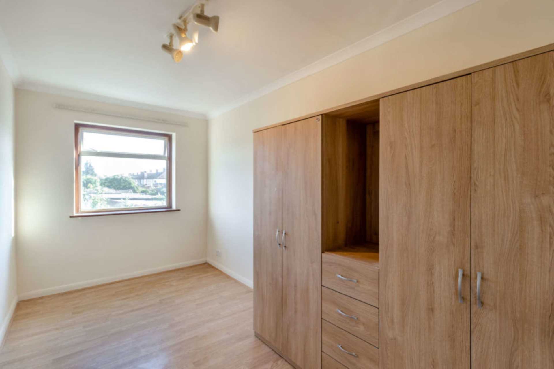 Shirley Grove, Edmonton, N9, Image 9