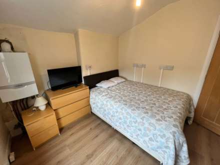 Church Street, Edmonton, N9, Image 6